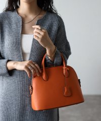 GUSCIO/グッシオ GUSCIO 牛革ラウンドミニボストン/507150631