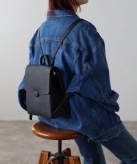 GUSCIO/グッシオ GUSCIO 牛革 ミニかぶせリュック/507150640