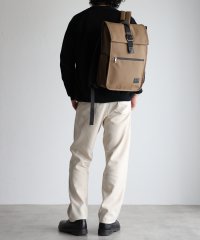 GUSCIO　UOMO/グッシオ ウォーモ GUSCIO UOMO 撥水かぶせバックパック スクエア型 かぶせベルト ビジネスリュック オンオフ兼用 本革付属/507150649