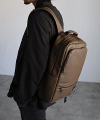 GUSCIO　UOMO/グッシオ ウォーモ GUSCIO UOMO PUレザー型押しビジネスリュック A4対応/507150653