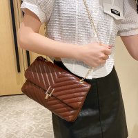 RIFF/リフ Riff 流れるラインが魅力的なV字ステッチ キルティングショルダーバッグ 2WAY クラッチバッグ ミニバッグ 鞄 かばん PUレザー レザー風 レザー/507152906