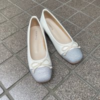 Tomieco/トミエコ Tomieco ソフトなスクエアトゥ リボン付きローヒールパンプス/507161207