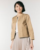 ベージュ
