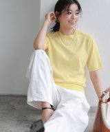 イエロー