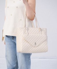 STEVE MADDEN/スティーブ マデン STEVE MADDEN サイドポケット付きキルティングトートバッグ/507312012