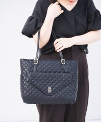 STEVE MADDEN/スティーブ マデン STEVE MADDEN サイドポケット付きキルティングトートバッグ/507312012