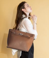 styiro/スタイロ styiro ■TVドラマ着用■ 【A4対応】ベルト金具トートバッグ/506889562
