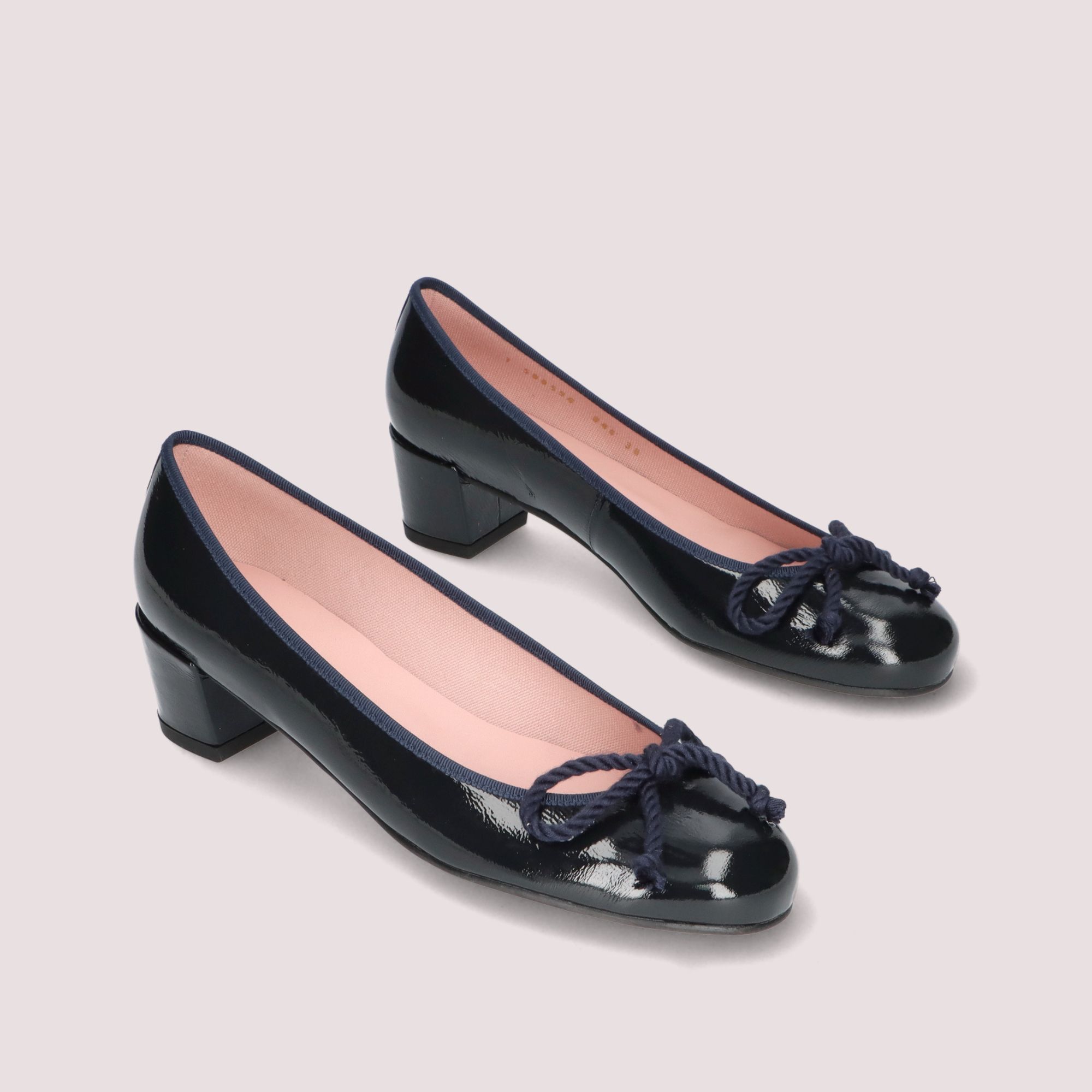 日本未入荷デザイン⭐︎Pretty ballerinas フラットシューズ