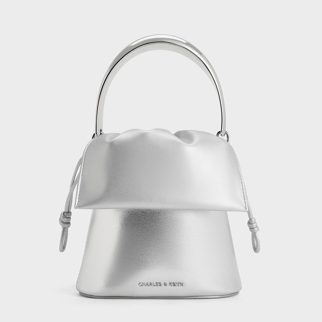 セール 29%OFF】ルーシュドフラップ ドロウストリングバケット セール 29%OFF】ルーシュドフラップ ドロウストリングバケット