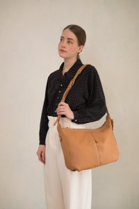Leather Laboratory/レザーラボラトリー Leather Laboratory ゴートレザー軽量本革ショルダーバッグ ラージサイズ/507092554