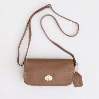 COOCO/クーコ COOCO シュリンクレザーヒネリ金具横型ポシェット/507184565