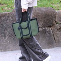 MODELLO WOMEN/モデロ MODELLO 革のチャーム付きウェットスーツ素材を使用した超軽量2WAYトートバッグ DMLB106A/507205702