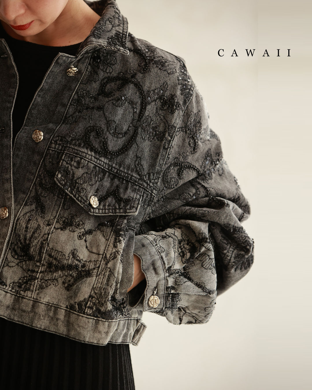ビーズ装飾デニムジャケット カワイイ CAWAII ビーズ装飾のグラデーションデニムジャケット