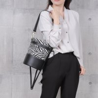 Tomieco/トミエコ Tomieco 丸型コンビバッグ キャンバスとPUレザーのコンビ ZEBRA柄も可愛いですよ！/507161563
