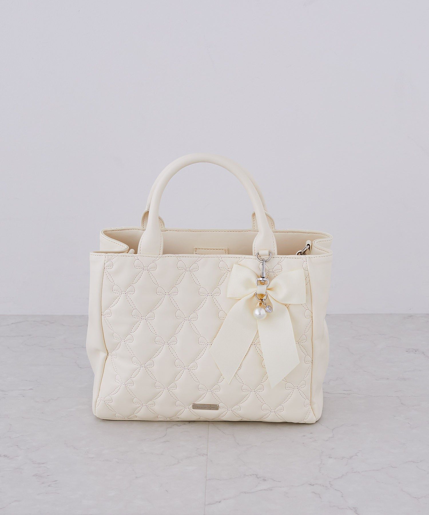 メゾンドフルール　リボンキルティング2wayトートバッグ スカーフ付きリボンキルティング2Wayトート/Maison de FLEUR