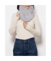 FURLA/【WEB限定】FakeFur Muffler ベルト付きフェイクファーマフラー ティペット アーチロゴチャーム プレゼント ギフト クリスマス/506865690