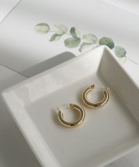colleca la/コレカラ colleca la セラミックポスト プランプフープピアス［金属アレルギー対応］/507742139