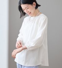 Viola e Viola/ヴィオラ エ ヴィオラ Viola e Viola 【4つの機能付】らくキレイストレッチギャザーブラウス/507760798