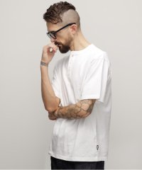 PIGMENT O/D SS HENLEY NECK T－SHIRT/ピグメント オーバーダイ ヘンリーネック Tシャツ