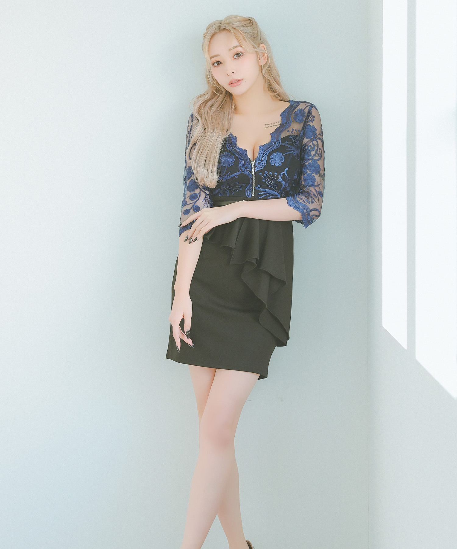 ティカ Tika キャバドレス 袖ありシアーフラワーバストジップ