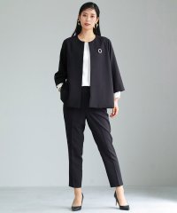 WHITE JOOLA/ホワイトジョーラ WHITE JOOLA ダブルピケクロス・ノーカラーフレアージャケット＆美脚テーパードパンツ＆パール調ブローチ/507789414