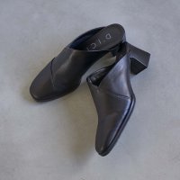 D’ICI/モード エ ジャコモ ディッシィ MODE ET JACOMO D'ICI アシンメトリーチャンキーヒールミュール/507806798