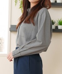 is amulet．/イズアミュレット is amulet. チェッククロップドシャツ/507816536