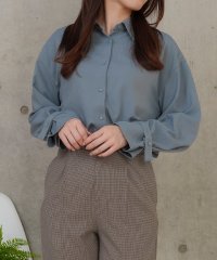 is amulet．/イズアミュレット is amulet. 袖口ベルト付きシャツ/507816537