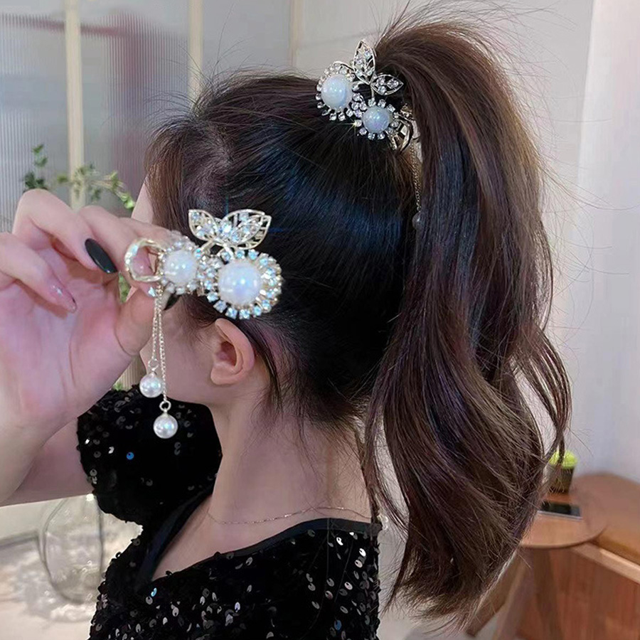 25SS【上品可愛いリボン！】CHANEL ボウ バレッタ シルク ボウ バレッタ》CHANEL シルクサテン ヘアアクセサリー リボン