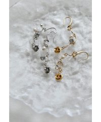 niana/ニアナ niana フラワーモチーフパールピアス ビジュー ロング 結婚式 お呼ばれ オケージョン 華やか 上品 可愛い 普段使い/507828307