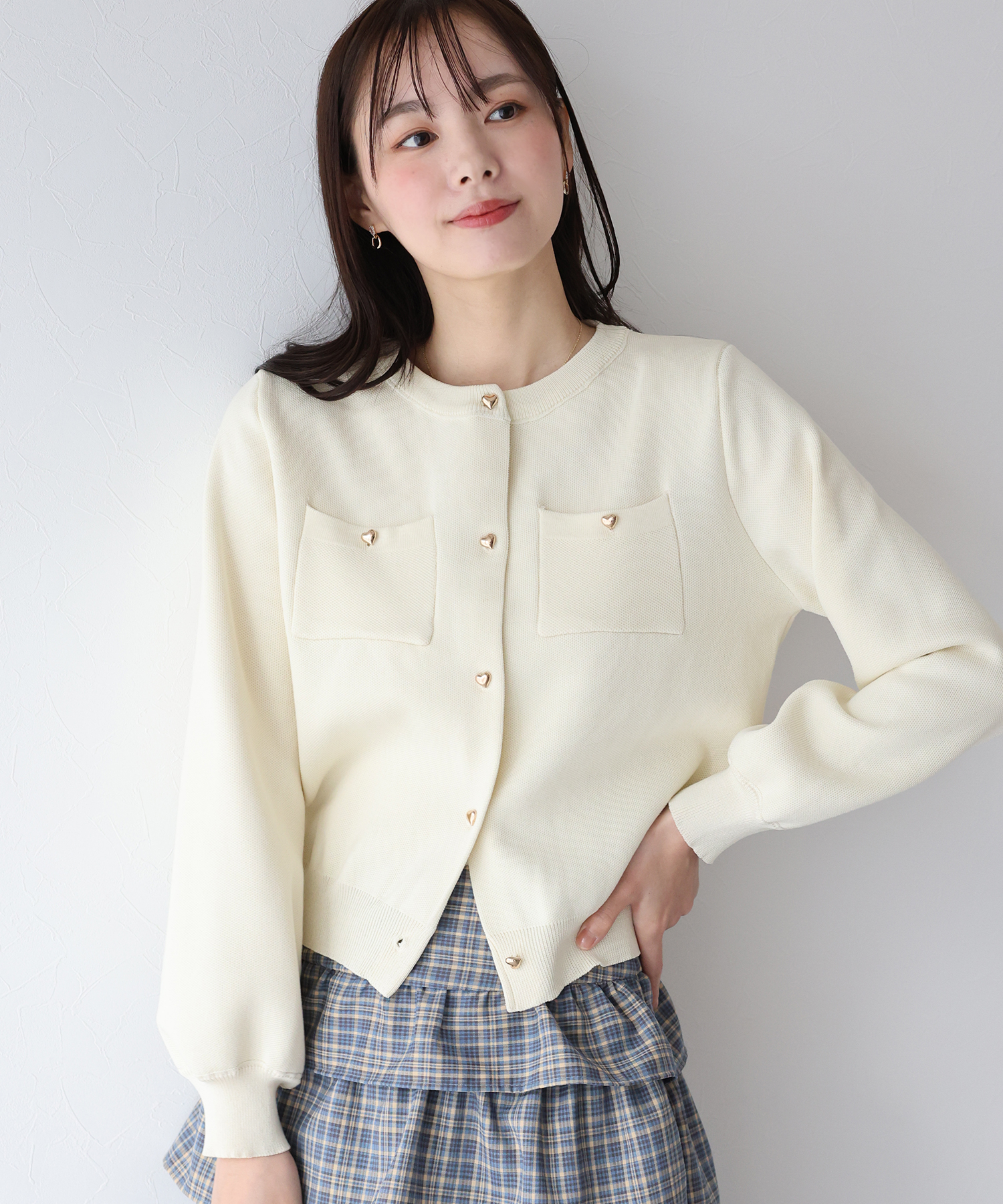 ブルーイースト BLUEEAST ぷっくりハートボタンポリニット