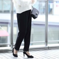 Sawa a la mode/サワアラモード Sawa a la mode 裾に艶めくパールビジューのスカラップパンツ/507836871
