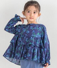 BeBe/【お揃い】【リバティプリント】【日本製】フレンチ・アイリスティアードフリルブラウ/507826191