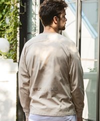 1PIU1UGUALE3 RELAX/ウノ ピゥ ウノ ウグァーレ トレ リラックス 1PIU1UGUALE3 RELAX ラインストーンロゴロングTシャツ/507850541