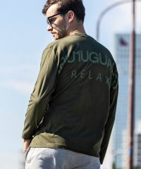 1PIU1UGUALE3 RELAX/ウノ ピゥ ウノ ウグァーレ トレ リラックス 1PIU1UGUALE3 RELAX バックロゴプリント長袖Tシャツ/504775495