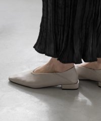 welleg/ウェレッグ welleg Uカット ゴールドアクセント ローヒール パンプス/507862062