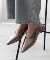 welleg/ウェレッグ welleg Uカット ゴールドアクセント ローヒール パンプス/507862062