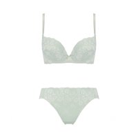 AMO'S STYLE by Triumph/アモスタイル バイ トリンプ AMOSTYLE BY Triumph きゅっと寄せブラ ブラ＆ショーツセット スウィンギングブーケ(E，F，Gカップ) AMST/506980974