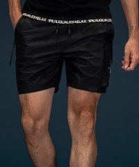 1PIU1UGUALE3 RELAX/ウノ ピゥ ウノ ウグァーレ トレ リラックス 1PIU1UGUALE3 RELAX × +phenix ショーツ ショートパンツ by GORE－TEX LA/507918471
