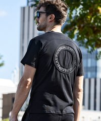 1PIU1UGUALE3 RELAX/ウノ ピゥ ウノ ウグァーレ トレ リラックス 1PIU1UGUALE3 RELAX バックプリント サークルロゴ 刺繍ロゴ半袖Tシャツ/507918480