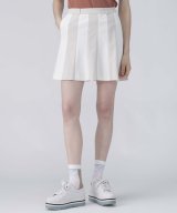 ベージュ