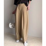 ベージュ