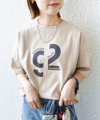 SHIPS WOMEN/《一部追加予約》【SHIPS別注】81BRANCA:ロゴ 5分袖 TEE/508000819