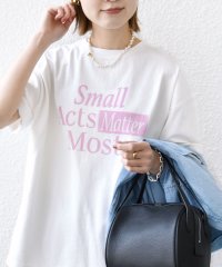 SHIPS WOMEN/《一部追加予約》【SHIPS別注】81BRANCA:ロゴ 5分袖 TEE/508000819