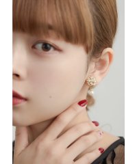niana/ニアナ niana パールビジューイヤリング ゴールド シルバー ホワイト 結婚式 二次会 同窓会 お呼ばれ フォーマル オケージョン/508006382