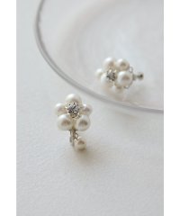 niana/ニアナ niana フラワーパールイヤリング 花 大きめ 大ぶり ビジュー ゴールド シルバー 結婚式 二次会 同窓会 成人式 パーティー お呼ばれ オケージョ/508006386