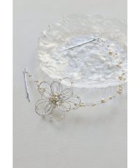 niana/ニアナ niana メタルフラワーパールヘッドドレス 結婚式 二次会 同窓会 お呼ばれ オケージョン ウェディング ヘアアクセサリー ヘアピン お花 パール/508006392