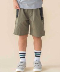 BeBe Petits Pois Vert/【速乾】配色フラップ水陸両用ハーフパンツ(95~150cm)/508009318
