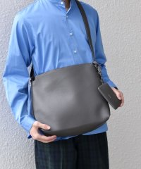 SHIPS any MEN/SHIPS any: スプリット レザー ジップ ショルダーバッグ (カードケース付き) 25SS/508014869