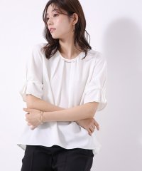 WHITE JOOLA/ホワイトジョーラ WHITE JOOLA 【暑い季節にオススメ！接触冷感＆ 洗える】パール調デザインタックフレアーブラウス＆センタープレス入りテーパードパンツ2/508017923